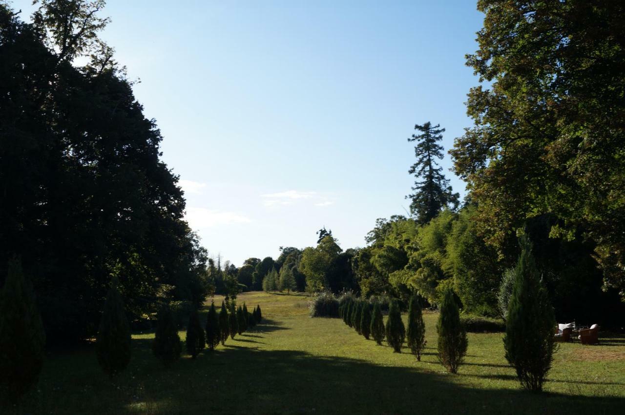 Chateau Le Parc De Mirambeau Hotel Mirambeau  Exterior photo